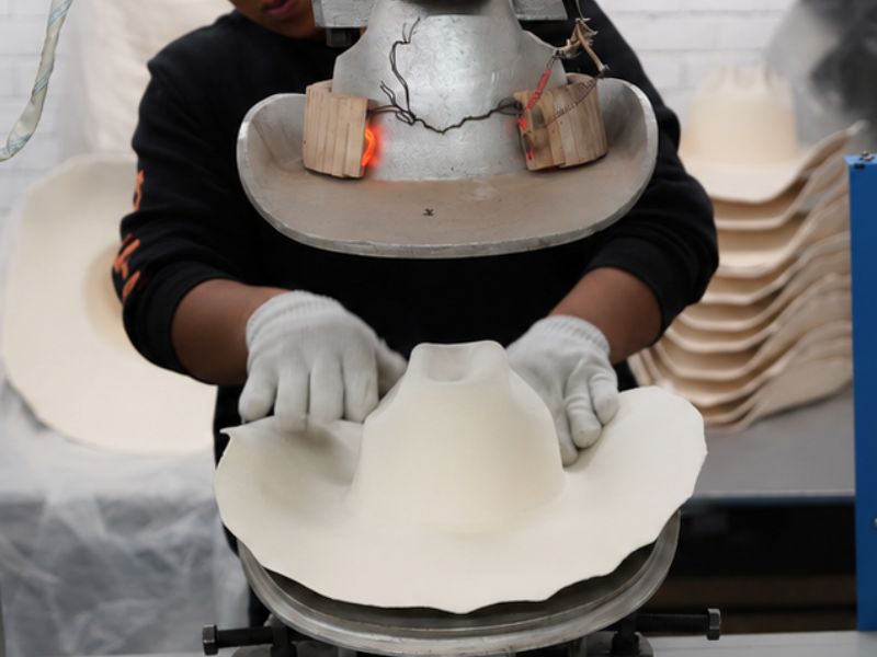 Repeatable shaping during felt hat production