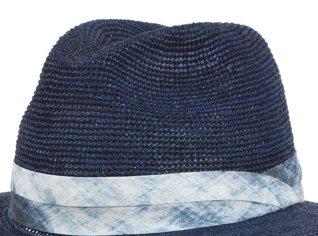 Dyed straw finish
